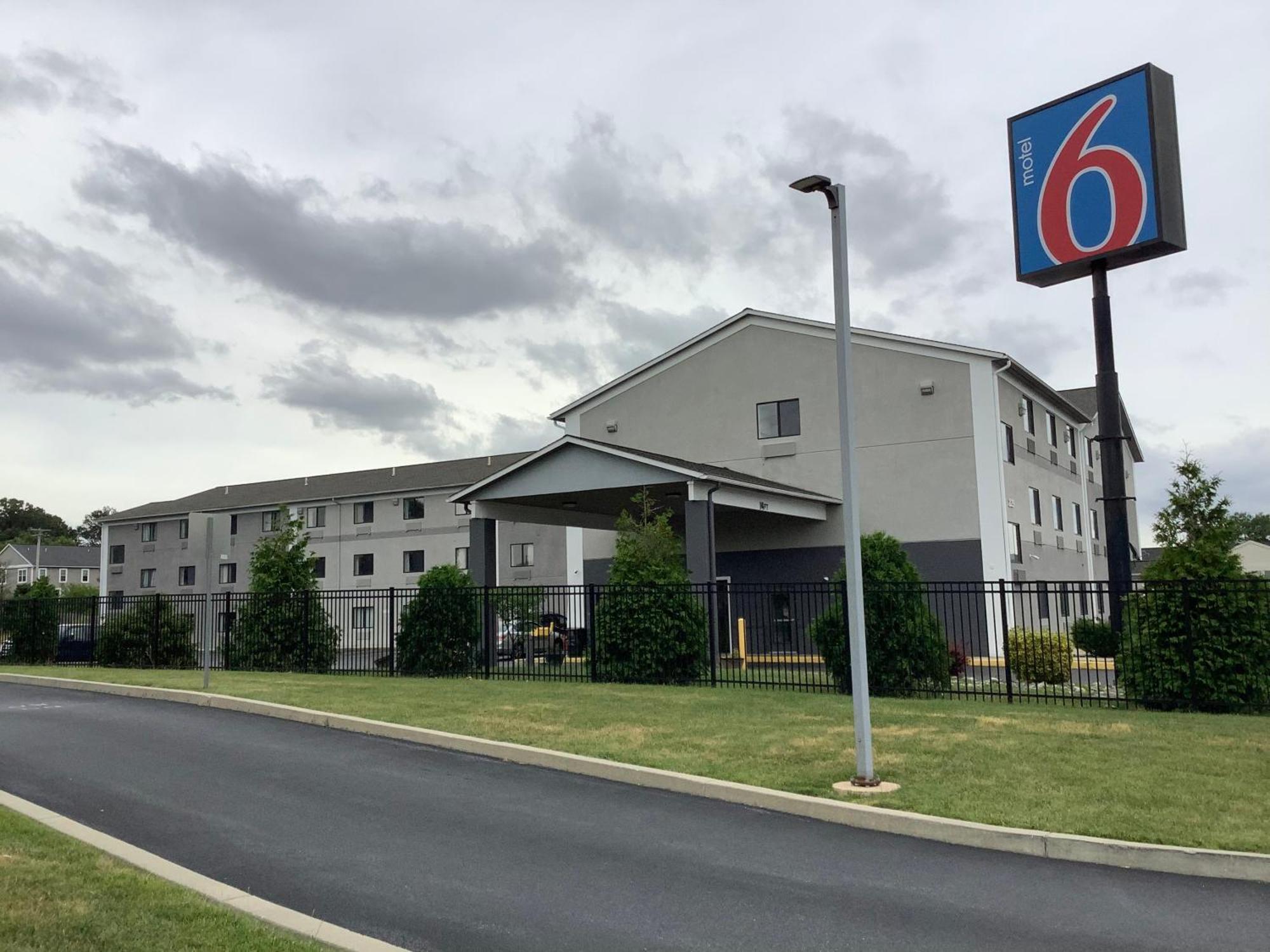 Fertility Motel 6 Lancaster מראה חיצוני תמונה